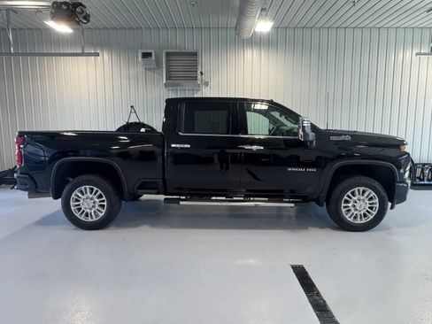 Used 2022 Chevrolet Silverado 3500 High Country w/ Z71 Off-Road Package AWD/4WD image 2