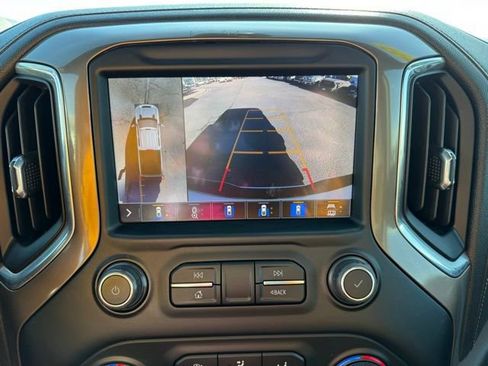 Used 2022 Chevrolet Silverado 3500 High Country w/ Technology Package image 32