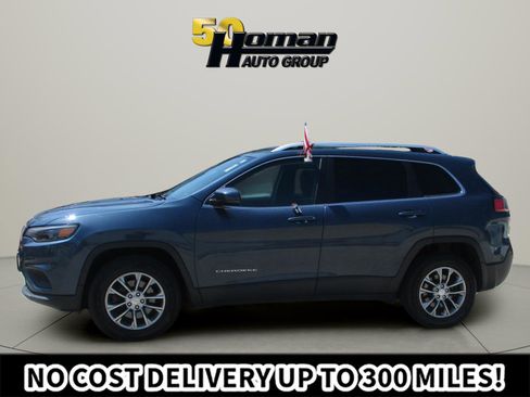 Used 2019 Jeep Cherokee Latitude Plus w/ Cold Weather Group AWD/4WD image 2