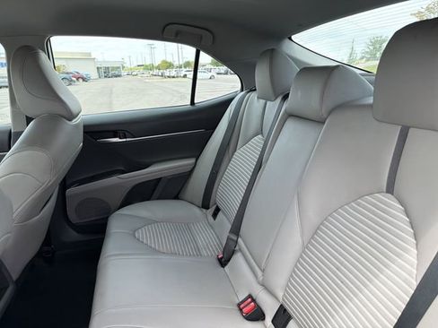 Used 2023 Toyota Camry SE image 12