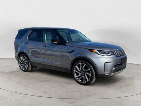 Certified 2025 Land Rover Discovery S AWD/4WD image 2