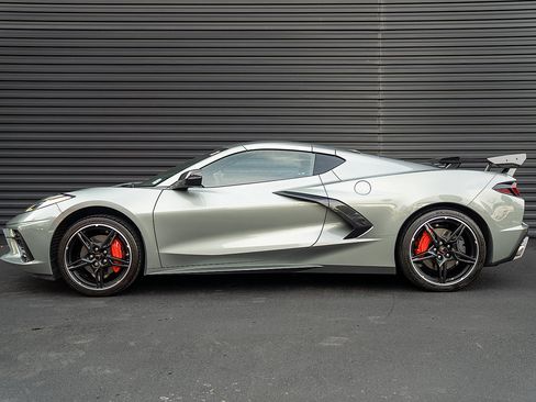 Used 2022 Chevrolet Corvette Stingray Preferred Cpe w/ 2LT RWD image 2