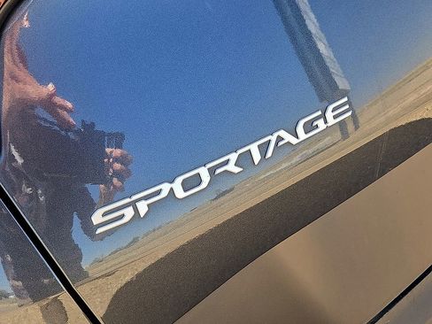 Used 2024 Kia Sportage LX image 11