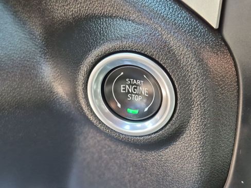Certified 2021 Chevrolet Silverado 1500 LT AWD/4WD image 18