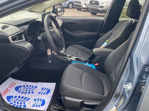 Used 2022 Toyota Corolla LE image 6