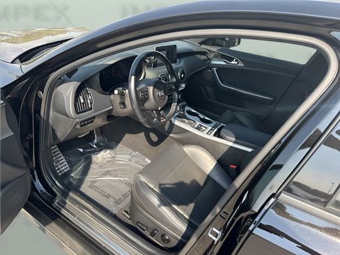 Used 2020 Kia Stinger GT1 image 9