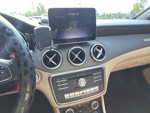Used 2017 Mercedes-Benz CLA 250 image 32