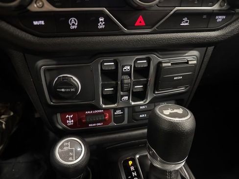 Used 2024 Jeep Wrangler Willys image 42