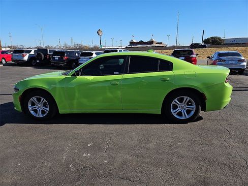 Used 2023 Dodge Charger SXT image 3