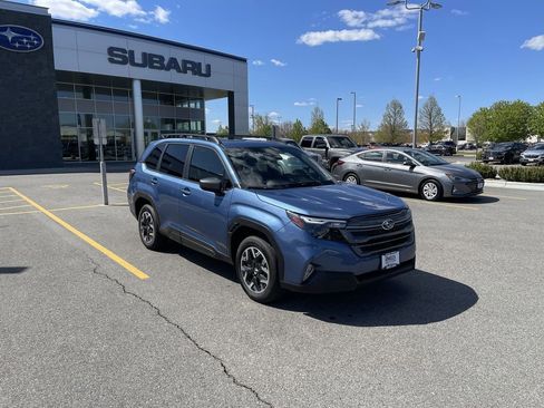 Certified 2025 Subaru Forester Premium AWD/4WD image 2