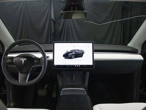 Used 2023 Tesla Model Y Long Range image 22