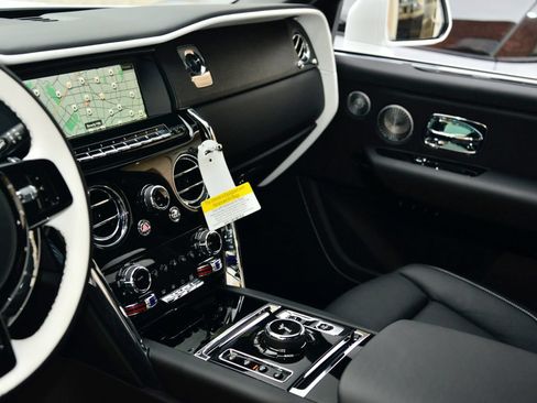 Certified 2023 Rolls-Royce Cullinan w/ Technology Package AWD/4WD image 21