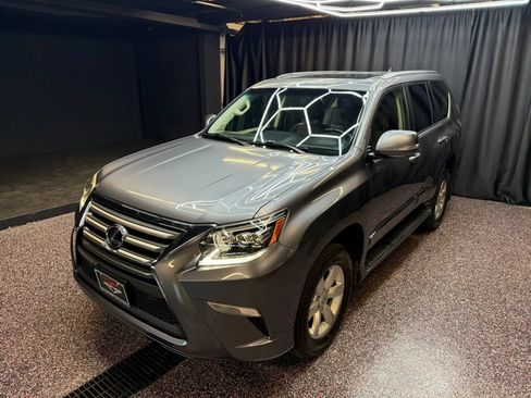 Used 2017 Lexus GX 460 w/ Navigation Package AWD/4WD image 2