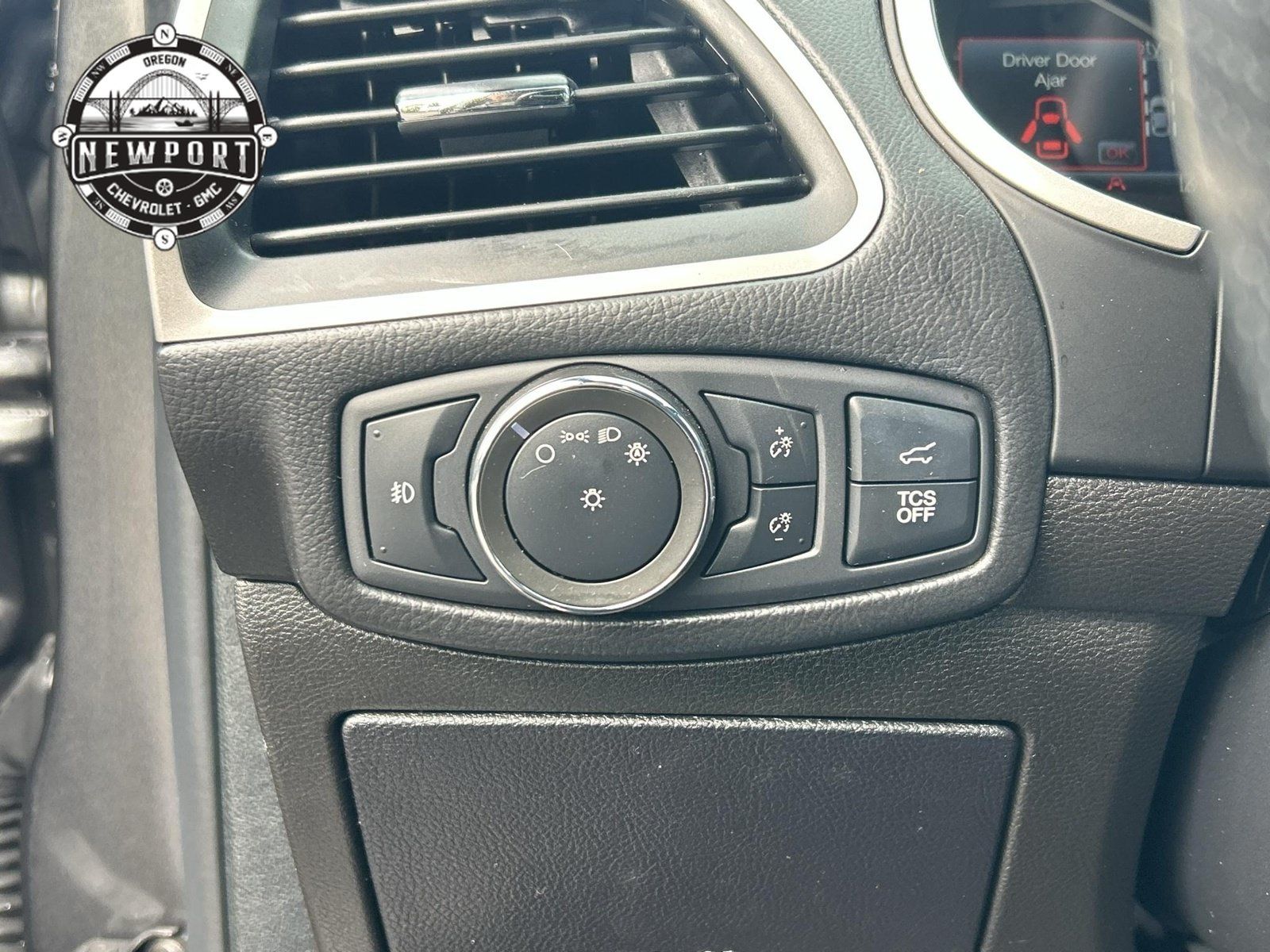 Used 2020 Ford Edge ST-Line w/ Cold Weather Package AWD/4WD image 8