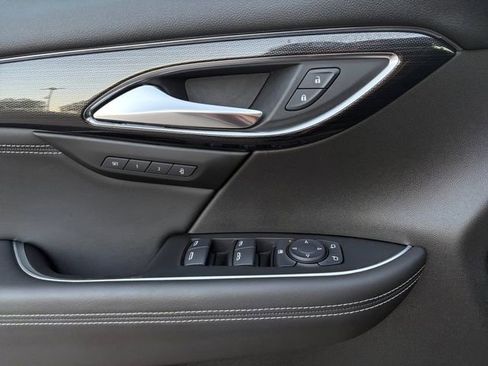 Used 2021 Buick Envision Essence w/ Sport Touring Package image 4