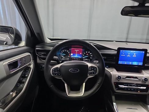 Used 2024 Ford Explorer XLT w/ Equipment Group 202A AWD/4WD image 12