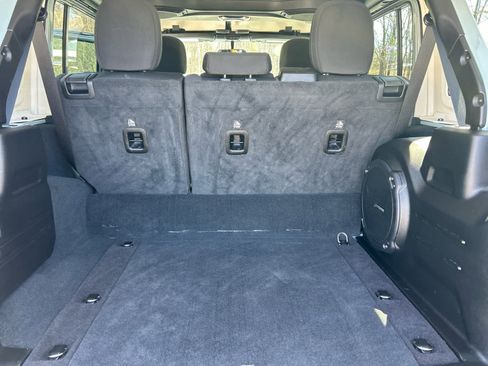 Used 2023 Jeep Wrangler Unlimited image 34