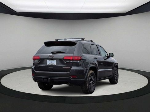 Used 2017 Jeep Grand Cherokee Trailhawk AWD/4WD image 8