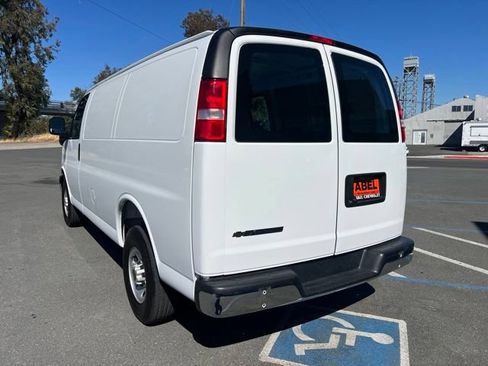 Used 2025 Chevrolet Express 2500 w/ Driver Convenience Package RWD image 7