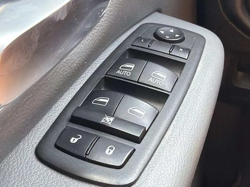 Used 2022 RAM 1500 Big Horn AWD/4WD image 17