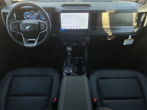 New 2025 Ford Bronco Badlands image 2