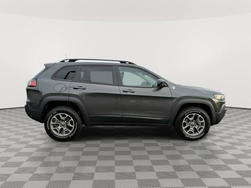 Used 2022 Jeep Cherokee Trailhawk image 9