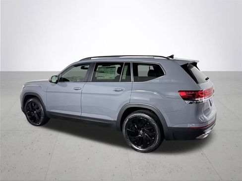 New 2026 Volkswagen Atlas SE image 8