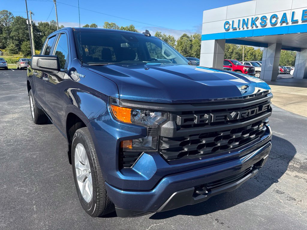 Used 2023 Chevrolet Silverado 1500 Custom RWD image 2