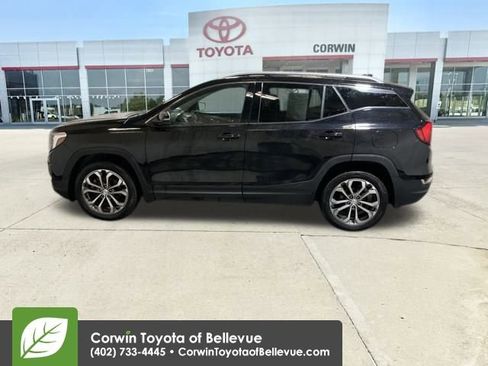 Used 2019 GMC Terrain SLT w/ Preferred Package image 2