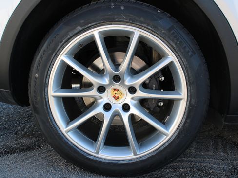 Used 2019 Porsche Cayenne image 79