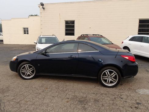 Used 2009 Pontiac G6 GT w/ Sport Package 1 FWD image 3