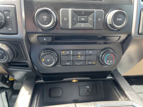 Used 2016 Ford F150 XLT w/ Equipment Group 301A Mid RWD image 17