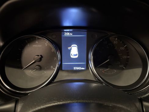 Used 2019 Nissan Rogue SL image 9