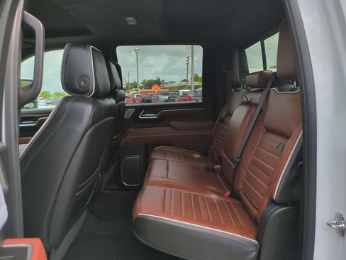 Used 2026 GMC Sierra 3500 Denali Ultimate AWD/4WD image 13