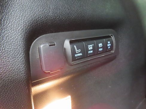 Used 2018 Ford Explorer Sport w/ Equipment Group 401A image 41