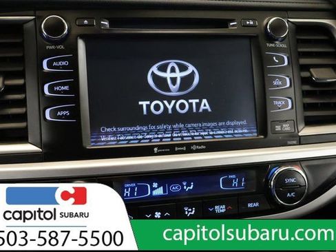 Used 2018 Toyota Highlander XLE image 22