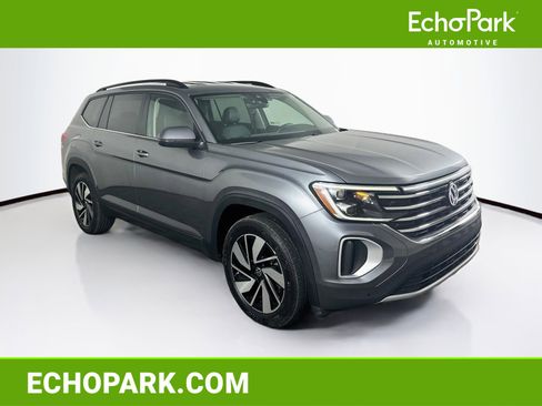 Used 2025 Volkswagen Atlas SE FWD image 1