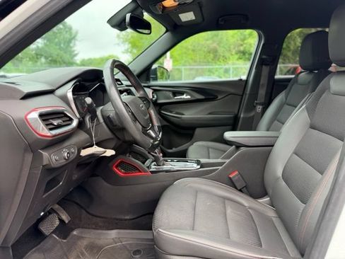 Used 2023 Chevrolet TrailBlazer RS w/ Convenience Package FWD image 7