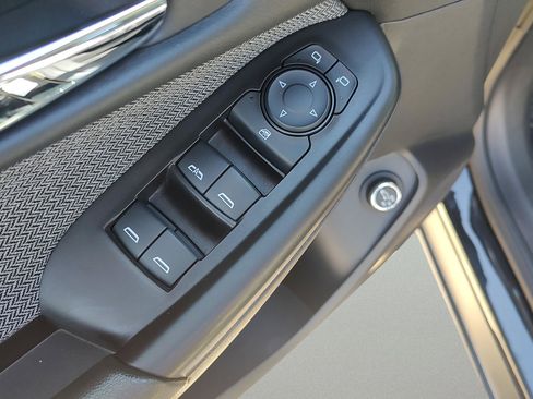Used 2024 Chevrolet TrailBlazer LT w/ Convenience Package FWD image 11