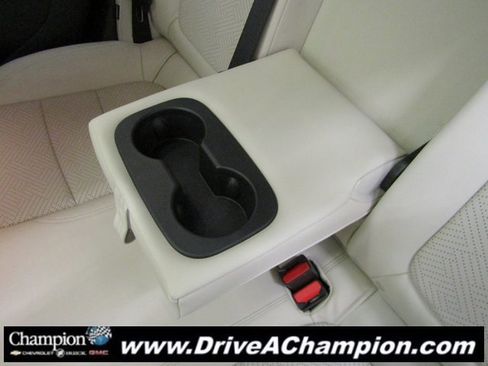 Used 2023 Buick Encore GX Essence w/ Experience Buick Package image 17