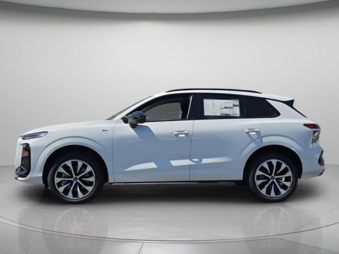 New 2026 Audi Q3 quattro 2.0T AWD/4WD image 2
