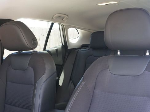 Used 2024 Chevrolet Trax LT FWD image 11