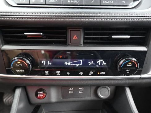 Used 2024 Nissan Rogue SV FWD image 23