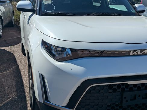 Certified 2025 Kia Soul LX image 5