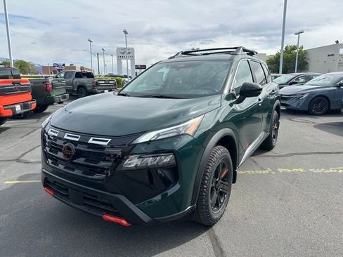 New 2026 Nissan Rogue SV AWD/4WD image 4