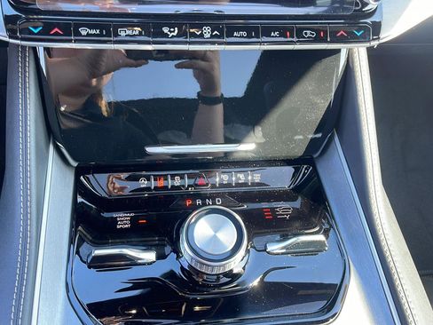 New 2026 Jeep Grand Wagoneer Limited AWD/4WD image 19