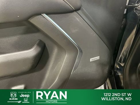 Used 2021 GMC Yukon SLT w/ SLT Luxury Plus Package AWD/4WD image 19