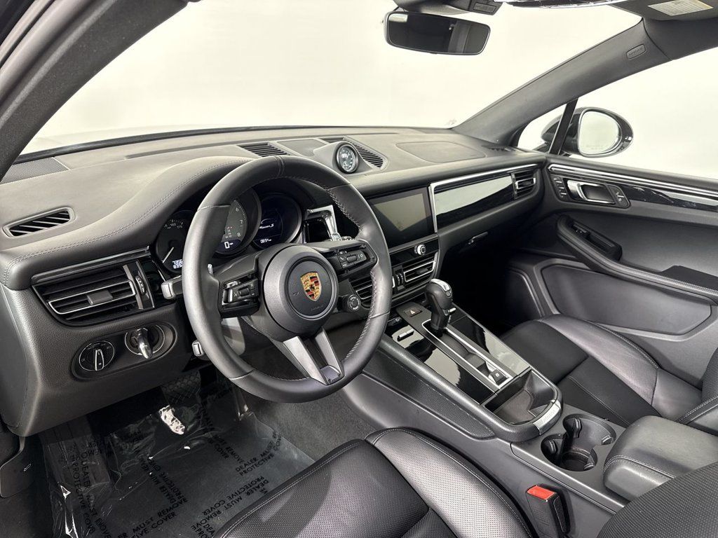 Certified 2026 Porsche Macan S AWD/4WD image 4