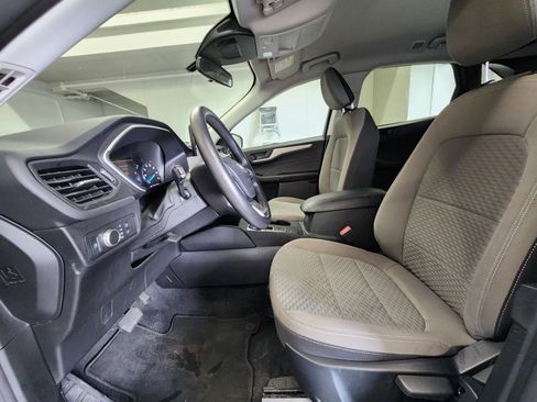 Used 2022 Ford Escape SE FWD image 17