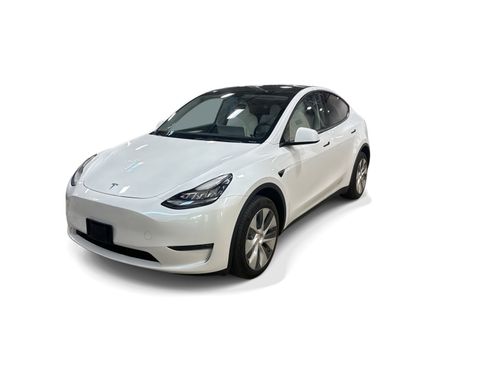 Certified 2023 Tesla Model Y AWD image 1